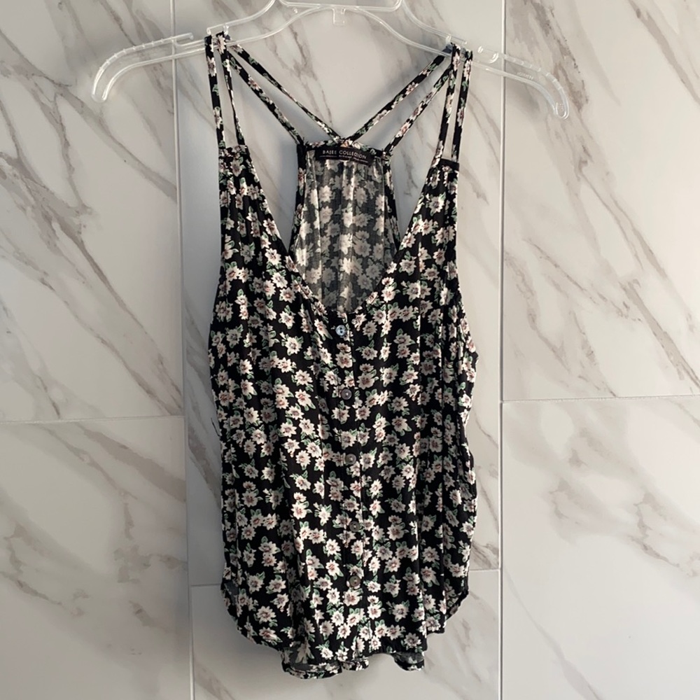 flower detail tank top